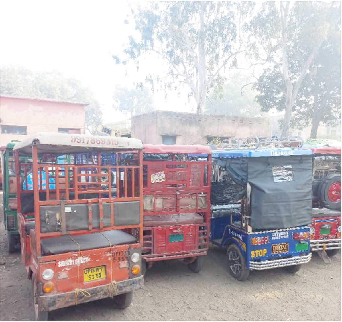 एएसपी के निर्देश पर अवैध रूप से चल रहे ई रिक्शा वाहनों पर की कार्यवाही